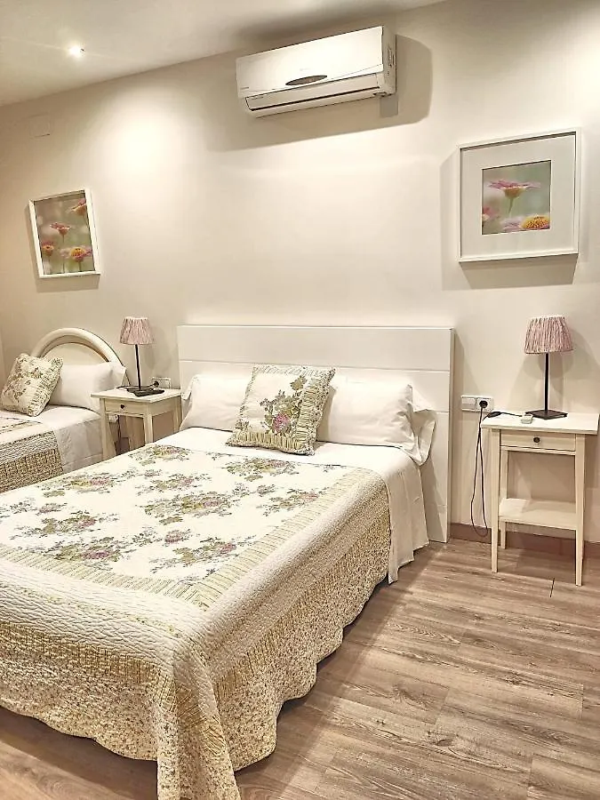 Guest house Hostal Orleans Barcelona