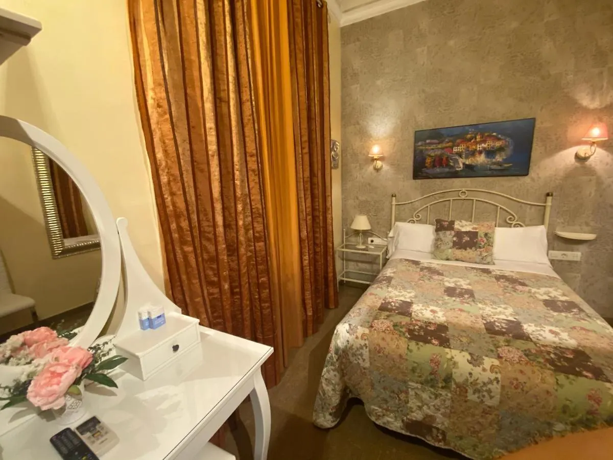 Hostal Orleans Barcelona 2*,