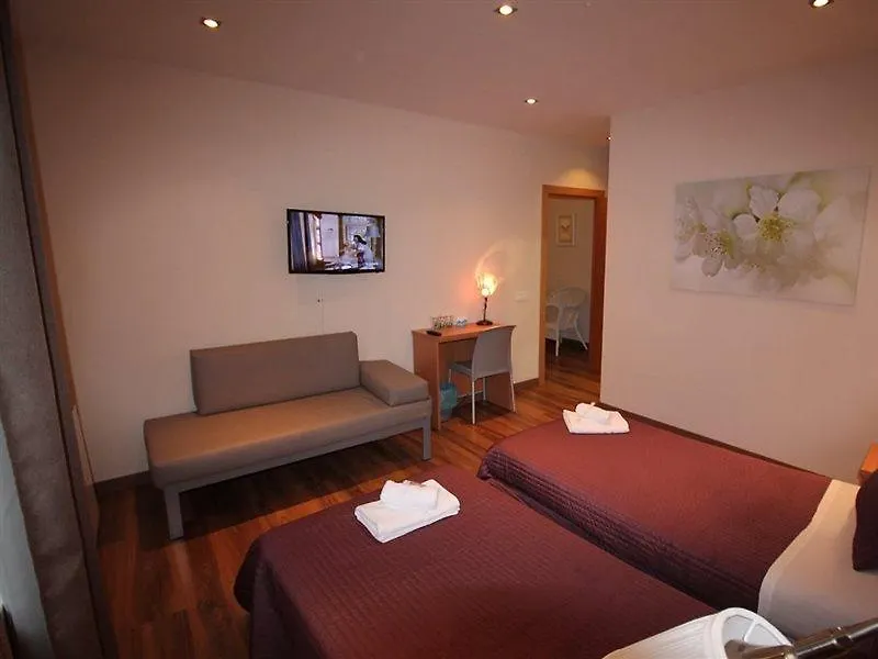 Hostal Orleans Barcelona Guest house