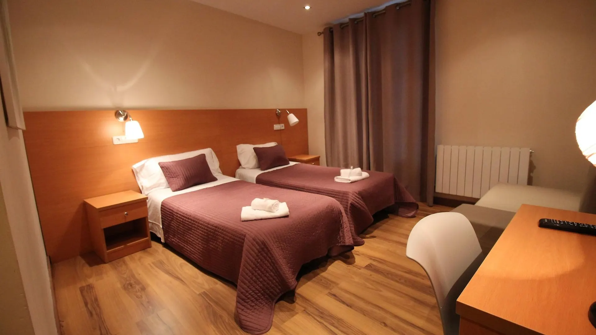 Guest house Hostal Orleans Barcelona