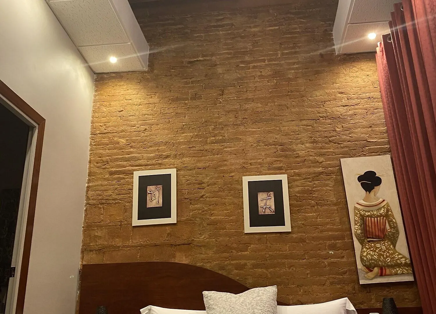 Hostal Orleans Barcelona